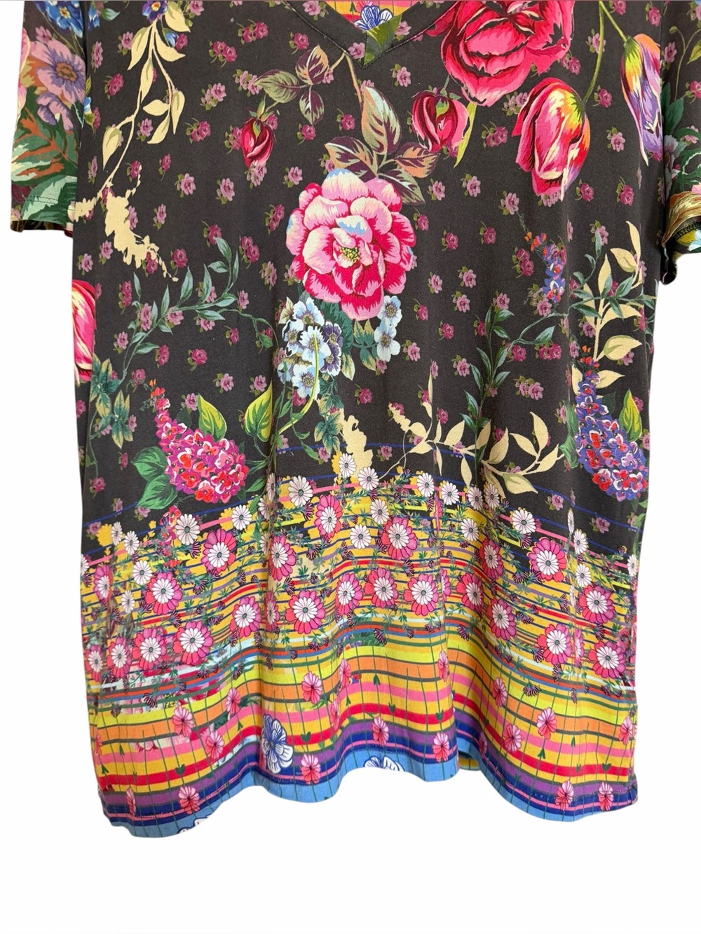 Johnny Was Naomi Favorite Border S/S V-neck Slim Tee - Picture 6 of 12